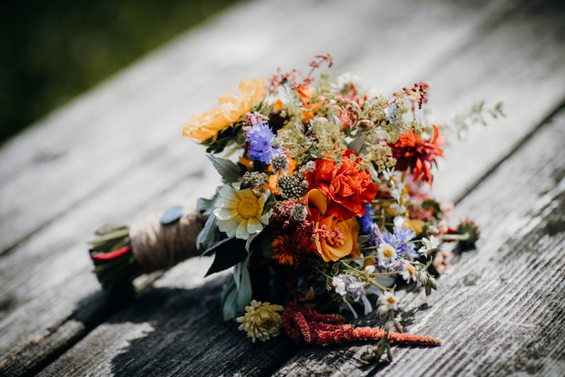 Bouquet champêtre tulipes et freesias
